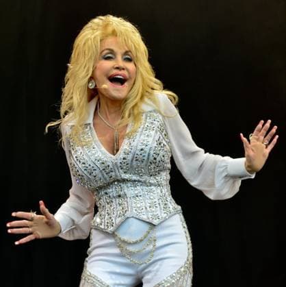 Glastonbury Music Festival 10 years ago 2014 Dolly Parton performs the Sunday Legends slot at Glastonbury Music Festival 10 years ago 2014,  Copyright: xJulesxAnnanx xAvalonx 0885669982