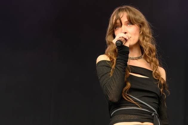 Holly Humberstone at Truck Festival - Friday 26th July 2024 Holly Humberstone at Truck Festival - Friday 26th July 2024 Truck Festival 2023 will take place in the idyllic Oxfordshire countryside from 26 to 28 July 2024. Often described as the Godfather of the small music festivals, the Truck Festival has been featuring some of the biggest and best emerging artists since 1998. The festival takes place at Hill Farm, Steventon, Oxfordshire, OX13 6AB. Photography by Hannah Meadows for RETNA, Credit:Hannah Meadows Photography Avalon  Copyright: xHannahxMeadowsxPhotographyx xAvalonx 0892983768