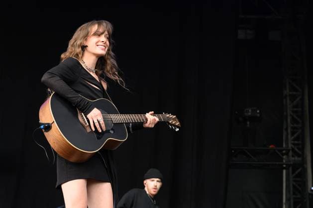 Holly Humberstone at Truck Festival - Friday 26th July 2024 Holly Humberstone at Truck Festival - Friday 26th July 2024 Truck Festival 2023 will take place in the idyllic Oxfordshire countryside from 26 to 28 July 2024. Often described as the Godfather of the small music festivals, the Truck Festival has been featuring some of the biggest and best emerging artists since 1998. The festival takes place at Hill Farm, Steventon, Oxfordshire, OX13 6AB. Photography by Hannah Meadows for RETNA, Credit:Hannah Meadows Photography Avalon  Copyright: xHannahxMeadowsxPhotographyx xAvalonx 0892984018