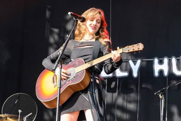 Holly Humberstone at Truck Festival - Friday 26th July 2024 Holly Humberstone at Truck Festival - Friday 26th July 2024 Truck Festival 2023 will take place in the idyllic Oxfordshire countryside from 26 to 28 July 2024. Often described as the Godfather of the small music festivals, the Truck Festival has been featuring some of the biggest and best emerging artists since 1998. The festival takes place at Hill Farm, Steventon, Oxfordshire, OX13 6AB. Photography by Hannah Meadows for RETNA, Credit:Hannah Meadows Photography Avalon  Copyright: xHannahxMeadowsxPhotographyx xAvalonx 0892983999