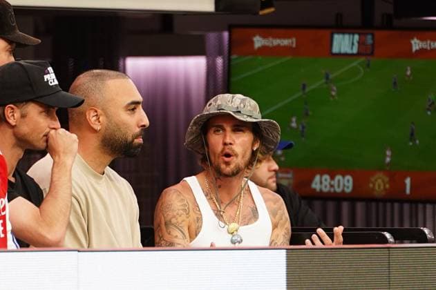 Celebrity Arsenal fan Justin Bieber watches Arsenal v Manchester United in the Rivals in Red match at SoFi Stadium Celebrity Arsenal fan Justin Bieber watches Arsenal v Manchester United in the Rivals in Red match at SoFi Stadium, Los Angeles, USA, on 27 July 2024., Credit:Jerry Perez Avalon  Copyright: xJerryxPerezx xAvalonx 0893240070