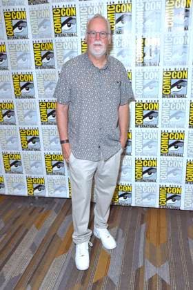 Michael Connelly beim Photocall zum Audio Drama The Safe Man auf der San Diego Comic-Con International 2024 im Hilton Bayfront Hotel. San Diego, 27.07.2024 *** Michael Connelly at the photocall for the audio drama The Safe Man at the San Diego Comic Con International 2024 at the Hilton Bayfront Hotel San Diego, 27 07 2024 Foto:xD.xStarbuckx xFuturexImagex safe_4701