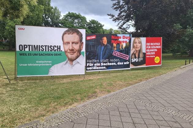 Leipzig, Sachsen, Deutschland, 24.07.2024: Wahlplakate zur Landtagswahl: L-R: CDU (mit Michael Kretschmer), Linke (Nam Duy Nguyen), SPD (Petra Köpping) *** Leipzig, Saxony, Germany, 24 07 2024 Election posters for the state election L R CDU with Michael Kretschmer , Linke Nam Duy Nguyen , SPD Petra Köpping Copyright: xdtsxNachrichtenagenturx dts_44129