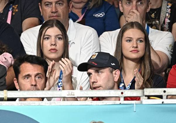 Paris 2024 - Princess Leonor And Sofia At Handball Princess Leonor and Infanta Sofia during Handball match between Spain v Sweden during 2024 Olympic summer games, Paris 2024, in Paris, France on July 29, 2024. Photo by David Niviere ABACAPRESS.COM Paris France  Copyright: xNivierexDavid ABACAPRESS.COMx