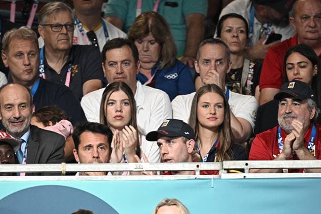 Paris 2024 - Princess Leonor And Sofia At Handball Princess Leonor and Infanta Sofia during Handball match between Spain v Sweden during 2024 Olympic summer games, Paris 2024, in Paris, France on July 29, 2024. Photo by David Niviere ABACAPRESS.COM Paris France  Copyright: xNivierexDavid ABACAPRESS.COMx