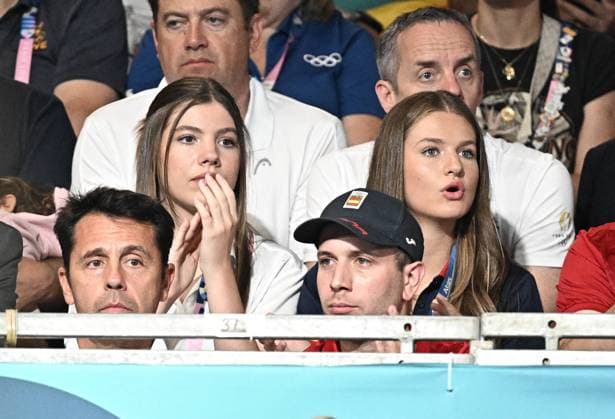 Paris 2024 - Princess Leonor And Sofia At Handball Princess Leonor and Infanta Sofia during Handball match between Spain v Sweden during 2024 Olympic summer games, Paris 2024, in Paris, France on July 29, 2024. Photo by David Niviere ABACAPRESS.COM Paris France  Copyright: xNivierexDavid ABACAPRESS.COMx