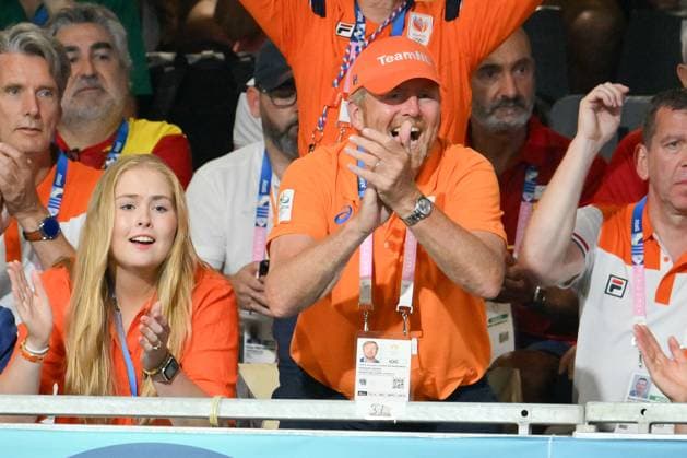 Paris 2024 - Handball - Dutch Royals In The Stands Princess Catharina-Amalia of the Netherlands and King Willem-Alexander of the Netherlands at the handball match between Netherlands and Spain on Day 4 of the Paris 2024 Summer Olympic Games at South Paris Arena on July 30, 2024 in Paris, France. Photo by Robin Utrecht ABACAPRESS.COM Paris France  Copyright: xZabulonxLaurent ABACAx