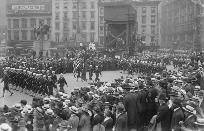 RECORD DATE NOT STATED Recruiting Parade, 1917. A parade during World War I in Union Square, New York City. Copyright:xHeritagexArt HeritagexImagesxBainxNewsxServicex IMAGO, ! ACHTUNG: AUFNAHMEDATUM GESCHÄTZT!  Copyright:HeritagexArt HeritagexImagesxBainxNewsxServicex IMAGO