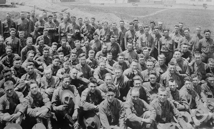 RECORD DATE NOT STATED Dayton flying field, 1917 (date created or published later). Aviation students at the Wilbur Wright Aviation camp at Wilbur Wright Field, near Riverside, Ohio, during World War I. Copyright:xHeritagexArt HeritagexImagesxBainxNewsxServicex IMAGO, ! ACHTUNG: AUFNAHMEDATUM GESCHÄTZT!  Copyright:HeritagexArt HeritagexImagesxBainxNewsxServicex IMAGO