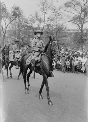 RECORD DATE NOT STATED Lt. Col. P. Loeser, 31 Aug 1917. Lieutenant-Colonel Paul Loeser (d. 1943), Commander of the Eighth Coast Defense Command (Coast Artillery Corps) during a parade of the 27th Division (National Guard of New York) on August 30, 1917 in New York City. Copyright:xHeritagexArt HeritagexImagesxBainxNewsxServicex IMAGO, ! ACHTUNG: AUFNAHMEDATUM GESCHÄTZT!  Copyright:HeritagexArt HeritagexImagesxBainxNewsxServicex IMAGO