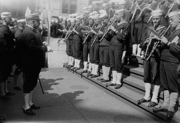 RECORD DATE NOT STATED Sousa, 1918. Shows composer and conductor John Philip Sousa (1854-1932) conducting a band in a street, probably in New York City. Copyright:xHeritagexArt HeritagexImagesxBainxNewsxServicex IMAGO, ! ACHTUNG: AUFNAHMEDATUM GESCHÄTZT!  Copyright:HeritagexArt HeritagexImagesxBainxNewsxServicex IMAGO