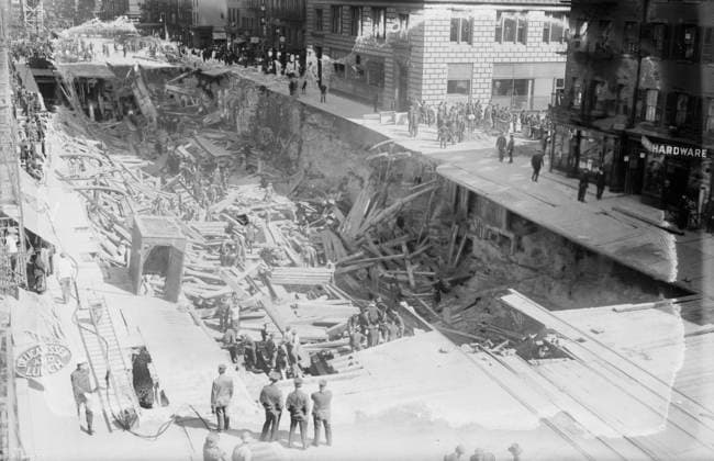 RECORD DATE NOT STATED 7th Avenue. cave-in, between c1910 and c1915. Copyright:xHeritagexArt HeritagexImagesxBainxNewsxServicex IMAGO, ! ACHTUNG: AUFNAHMEDATUM GESCHÄTZT!  Copyright:HeritagexArt HeritagexImagesxBainxNewsxServicex IMAGO