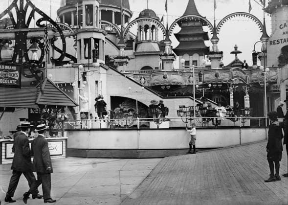 RECORD DATE NOT STATED The Teaser, Coney Island in Luna Park, 1911. Copyright:xHeritagexArt HeritagexImagesxBainxNewsxServicex IMAGO, ! ACHTUNG: AUFNAHMEDATUM GESCHÄTZT!  Copyright:HeritagexArt HeritagexImagesxBainxNewsxServicex IMAGO