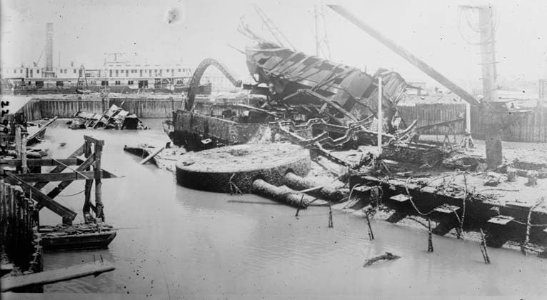 RECORD DATE NOT STATED Bow of USS Maine, between c1910 and c1915. Copyright:xHeritagexArt HeritagexImagesxBainxNewsxServicex IMAGO, ! ACHTUNG: AUFNAHMEDATUM GESCHÄTZT!  Copyright:HeritagexArt HeritagexImagesxBainxNewsxServicex IMAGO