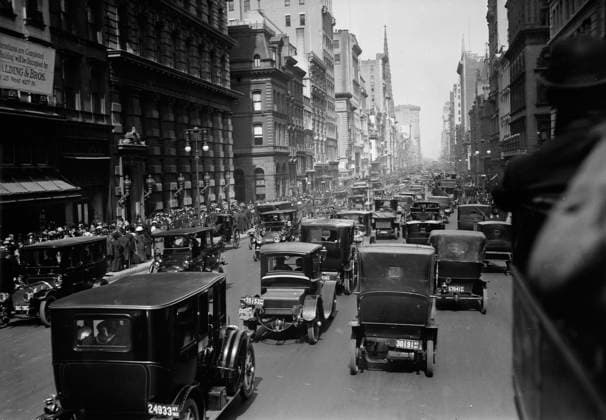 RECORD DATE NOT STATED 5th Ave. - Easter, 13, 1913. Shows Fifth Avenue, New York City on Easter day, March 23, 1913. Copyright:xHeritagexArt HeritagexImagesxBainxNewsxServicex IMAGO, ! ACHTUNG: AUFNAHMEDATUM GESCHÄTZT!  Copyright:HeritagexArt HeritagexImagesxBainxNewsxServicex IMAGO