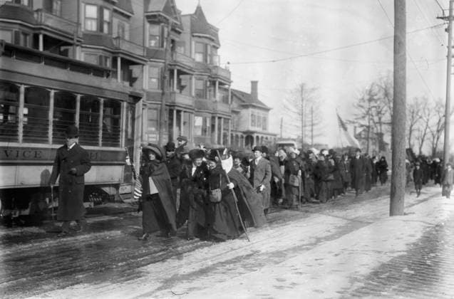 RECORD DATE NOT STATED Suffrage hike to Wash n, 1913. Shows the hike lead by General Rosalie Jones from New York to Washington, D.C. for the March 3, 1913 National American Woman Suffrage Association parade. Photo taken in Newark, New Jersey on February 12, 1913. Copyright:xHeritagexArt HeritagexImagesxBainxNewsxServicex IMAGO, ! ACHTUNG: AUFNAHMEDATUM GESCHÄTZT!  Copyright:HeritagexArt HeritagexImagesxBainxNewsxServicex IMAGO