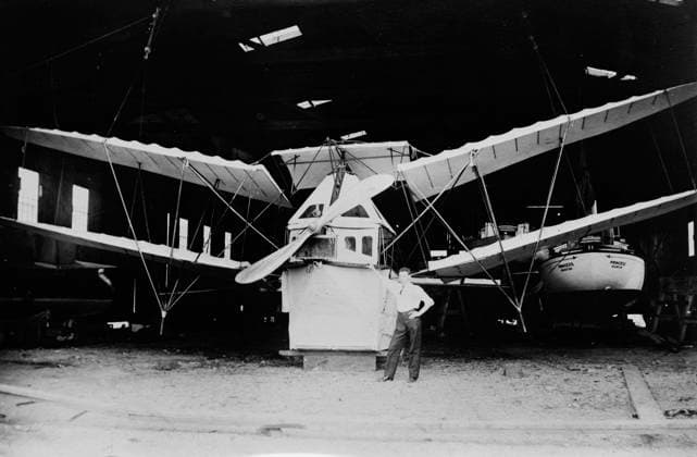 RECORD DATE NOT STATED Harriman Hydroaeroplane, between c1910 and c1915. Shows hydroplane designed by Frank Herbert Bert Harriman, an early aviation pioneer. Copyright:xHeritagexArt HeritagexImagesxBainxNewsxServicex IMAGO, ! ACHTUNG: AUFNAHMEDATUM GESCHÄTZT!  Copyright:HeritagexArt HeritagexImagesxBainxNewsxServicex IMAGO
