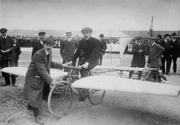 RECORD DATE NOT STATED Aviette Contest - France, 1912. Photo taken at Issy les Moulineaux near Paris, France, June 7, 1912. Copyright:xHeritagexArt HeritagexImagesxBainxNewsxServicex IMAGO, ! ACHTUNG: AUFNAHMEDATUM GESCHÄTZT!  Copyright:HeritagexArt HeritagexImagesxBainxNewsxServicex IMAGO