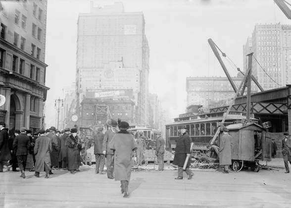 RECORD DATE NOT STATED 5th Ave. and Broadway, between c1910 and c1915. Copyright:xHeritagexArt HeritagexImagesxBainxNewsxServicex IMAGO, ! ACHTUNG: AUFNAHMEDATUM GESCHÄTZT!  Copyright:HeritagexArt HeritagexImagesxBainxNewsxServicex IMAGO