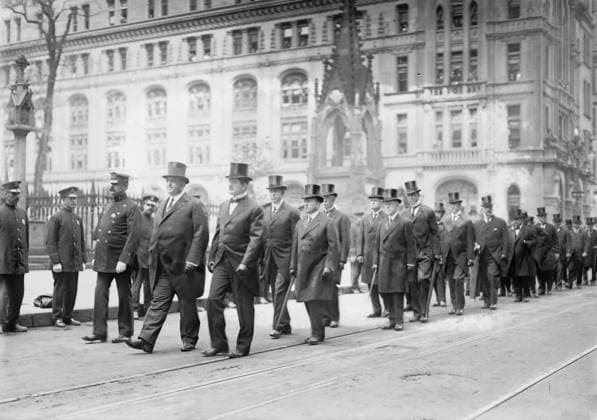 RECORD DATE NOT STATED Gaynor pall bearers, Taft, Adamson, Waldo, 1913. Shows pall bearers at the funeral of William Jay Gaynor (1849-1913), Mayor of New York City. Copyright:xHeritagexArt HeritagexImagesxBainxNewsxServicex IMAGO, ! ACHTUNG: AUFNAHMEDATUM GESCHÄTZT!  Copyright:HeritagexArt HeritagexImagesxBainxNewsxServicex IMAGO