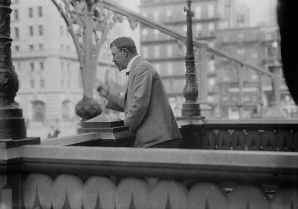 RECORD DATE NOT STATED Linc. Steffens, 1914. Shows Lincoln Steffens (1866-1936), an American journalist, lecturer, and political philosopher speaking in Union Square, New York City. Copyright:xHeritagexArt HeritagexImagesxBainxNewsxServicex IMAGO, ! ACHTUNG: AUFNAHMEDATUM GESCHÄTZT!  Copyright:HeritagexArt HeritagexImagesxBainxNewsxServicex IMAGO