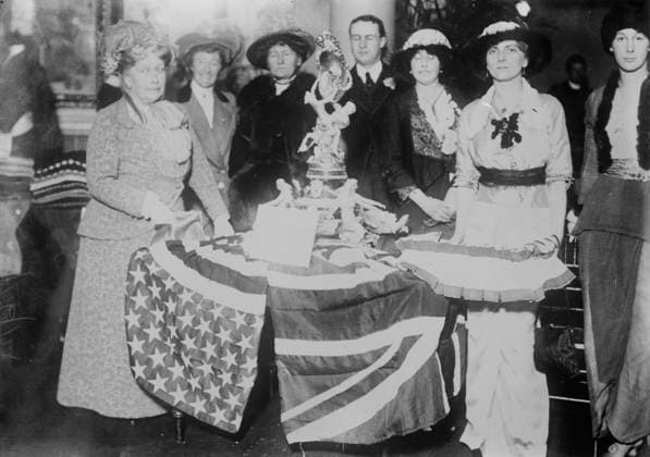 RECORD DATE NOT STATED London -- Women s Patriotic Aerial League, between c1910 and c1915. Copyright:xHeritagexArt HeritagexImagesxBainxNewsxServicex IMAGO, ! ACHTUNG: AUFNAHMEDATUM GESCHÄTZT!  Copyright:HeritagexArt HeritagexImagesxBainxNewsxServicex IMAGO