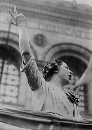 RECORD DATE NOT STATED Geraldine Farrar, between c1915 and c1920. Shows soprano opera singer and film actress, Geraldine Farrar (1882-1967). Copyright:xHeritagexArt HeritagexImagesxBainxNewsxServicex IMAGO, ! ACHTUNG: AUFNAHMEDATUM GESCHÄTZT!  Copyright:HeritagexArt HeritagexImagesxBainxNewsxServicex IMAGO