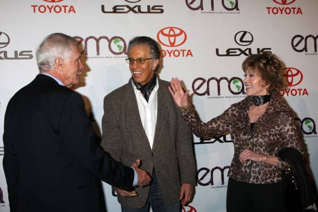 arrives at the 2010 Environmental Media Awards LOS ANGELES - OCT 16: Ted Turner, RIchard Perry, Jane Fonda arrives at the 2010 Environmental Media Awards at Warner Brothers Studios on October 16, 2010 in Burbank, CA Burbank CA USA EDITORIAL USE ONLY Copyright: xx KathyxHutchinsx khphotos345716