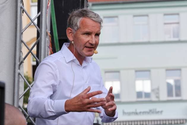 AfD Sommerfest in Altenburg AfD Sommerfest in Altenburg auf dem Markt am 2.8.2024 im Foto Björn Höcke Mitglied des Thüringer Landtags und Spitzenkandidat zur Landtagswahl in Thüringen am 1.9.2024 Altenburg Thüringen Germany *** AfD summer party in Altenburg AfD summer party in Altenburg on the market on 2 8 2024 in the photo Björn Höcke Member of the Thuringian state parliament and top candidate for the state election in Thuringia on 1 9 2024 Altenburg Thuringia Germany