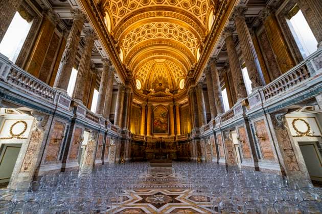 Spendid entrance hall, Reggia di Caserta (Royal Palace of Caserta), UNESCO World Heritage Site, Campania, Italy, Europe Copyright: MichaelxRunkel 1184-12286 Editorial Use Only