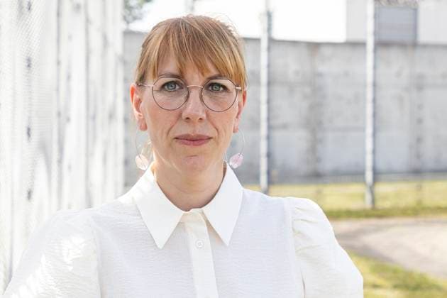 Die Politikerin (Bündnis 90 Die Grünen) und sächsische Staatsministerin der Justiz und für Demokratie, Europa und Gleichstellung Katja Meier (geb.10. September 1979) - aufgenommen in der Justizvollzugsanstalt Zeithain Sachsen. *** The politician Bündnis 90 Die Grünen and Saxon State Minister of Justice and for Democracy, Europe and Equality Katja Meier born September 10, 1979 admitted to Zeithain Prison Saxony