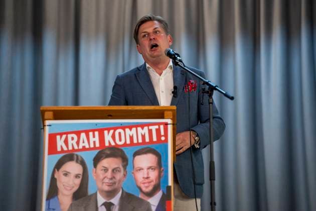 News Themen der Woche KW31 Meitingen, Bavaria, Germany - August 3, 2024: Maximilian Krah, a prominent representative of the AfD, speaks on stage at a party event in Meitingen, Bavaria *** Maximilian Krah, ein prominenter Vertreter der AfD, spricht bei einer Veranstaltung der Partei in Meitingen, Bayern auf der Bühne