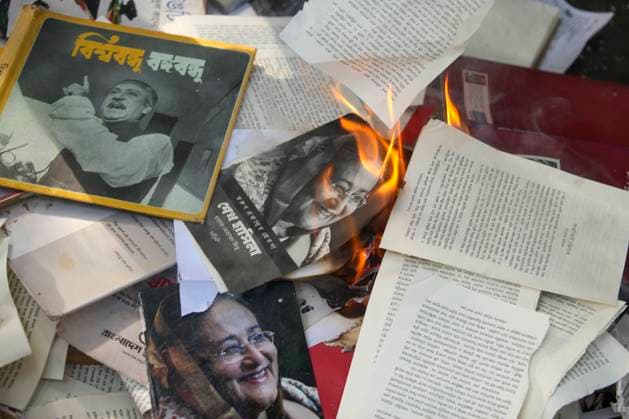 August 5, 2024, Dhaka, Dhaka, Bangladesh: After Sheikh Hasina fled the country, Anti-government protestors set fire on books written about Sheikh Hasina and Bangabandhu in Dhaka,Bangladesh on 05 August 2024. Dhaka Bangladesh - ZUMAj163 20240805_zip_j163_019 Copyright: xAbuxSufianxJewelx