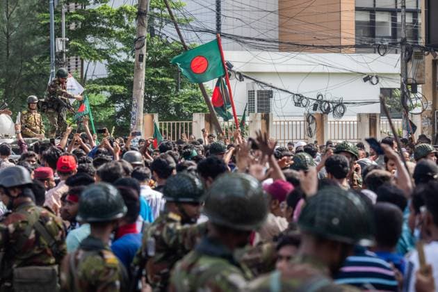 Dhaka celebrate the resignation of the Prime Minister - 05 Aug 2024 Anti-government protestors participate in the celebrations. Thousands of people are celebrating the resignation of Bangladeshi Prime Minister Sheikh Hasina. Protests in Bangladesh that began as student-led demonstrations against government hiring rules in July culminated on August 5, in the prime minister fleeing and the military announcing it would form an interim government. Dhaka Bangladesh Copyright: xSazzadxHossainx xSOPAxImagesx Anti-government protestors celebrate _sazzad hossain (34)