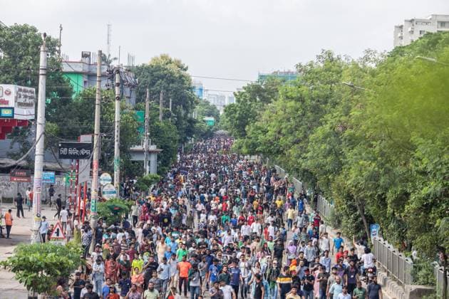 Dhaka celebrate the resignation of the Prime Minister - 05 Aug 2024 Anti-government protestors participate in the celebrations. Thousands of people are celebrating the resignation of Bangladeshi Prime Minister Sheikh Hasina. Protests in Bangladesh that began as student-led demonstrations against government hiring rules in July culminated on August 5, in the prime minister fleeing and the military announcing it would form an interim government. Dhaka Bangladesh Copyright: xSazzadxHossainx xSOPAxImagesx Anti-government protestors celebrate _sazzad hossain (46)
