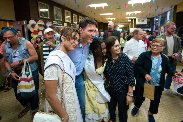 August 5, 2024, Winnipeg, Mb, CANADA: Prime Minister Justin Trudeau greets members of the audience at the Folklorama Filipino Pavilion in Winnipeg, Monday, Aug. 5, 2024, at R.B. Russell Vocational School. Winnipeg CANADA  - ZUMAc35_ 20240805_zaf_c35_094 Copyright: xDavidxLipnowskix