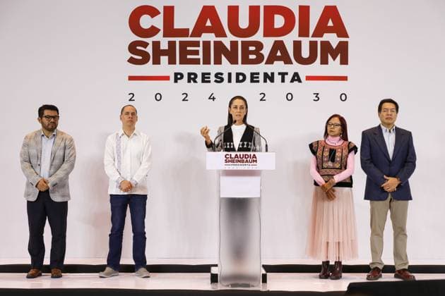 Claudia Sheinbaum Press Conference Claudia Sheinbaum Pardo, Mexico s elected candidate, (C) speaking during a press conference accompanied by (L-R) Carlos Augusto Morales, JosÃ Merino, Leticia Ramirez Amaya, Mario Delgado after a meeting with Governors of the Northeast Region. on August 5, 2024 in Mexico City, Mexico. Mexico City CDMX Mexico Copyright: xIanxRoblesx