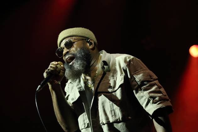 Bilder des Jahres 2024, Entertainment 08 August Entertainment Themen der Woche KW32 Tariq Luqmaan Trotter alias Black Thought von der Band The Roots bei einem Konzert in der Uber Eats Music Hall in Berlin, 5. August 2024. The Roots Konzert Berlin *** Tariq Luqmaan Trotter aka Black Thought from the band The Roots at a concert at the Uber Eats Music Hall in Berlin, August 5, 2024 The Roots concert Berlin