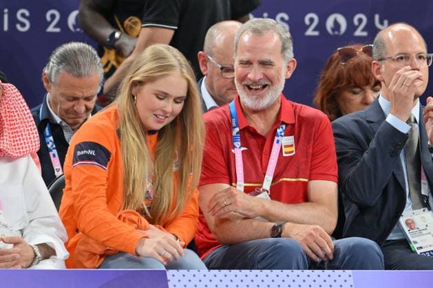 Paris 2024 - Royals Attend Basketball 3x3 Final - Pierre King Felipe VI of Spain and Princess Catharina-Amalia Beatrix of the Netherlands during Men s Gold Medal Game of the 3x3 Basketball between France and Netherlands on La Concorde 1 during the Paris 2024 Olympics Games on August 5, 2024 in Paris, France. Photo by Laurent Zabulon ABACAPRESS.COM Paris France  Copyright: xZabulonxLaurent ABACAx