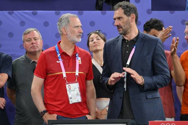 Paris 2024 - Royals Attend Basketball 3x3 Final - Pierre King Felipe VI of Spain during Men s Gold Medal Game of the 3x3 Basketball between France and Netherlands on La Concorde 1 during the Paris 2024 Olympics Games on August 5, 2024 in Paris, France. Photo by Laurent Zabulon ABACAPRESS.COM Paris France  Copyright: xZabulonxLaurent ABACAx