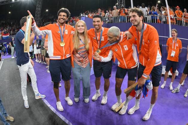 Royals Attend Basketball 3x3 Final - Pierre King Felipe VI of Spain and Princess Catharina-Amalia Beatrix of the Netherlands during Men s Gold Medal Game of the 3x3 Basketball between France and Netherlands on La Concorde 1 during the Paris 2024 Olympics Games on August 5, 2024 in Paris, France. Photo by Laurent Zabulon ABACAPRESS.COM Paris France  Copyright: xZabulonxLaurent ABACAx