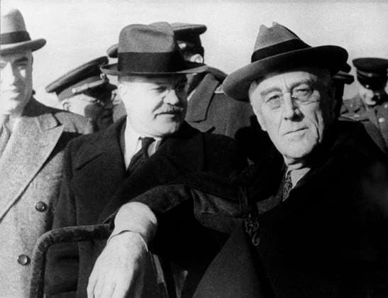 Yalta Conference 3090812 05.02.1945 The Yalta (Crimea) conference of the allied states on February 4-11, 1945. Soviet People s Commissioner of Foreign Affairs Vyacheslav Molotov, second left, meets with US President Franklin Delano Roosevelt, right. RIA Novosti Sputnik Yalta Republic of Crimea Russia  Copyright: xRIAxNovostix