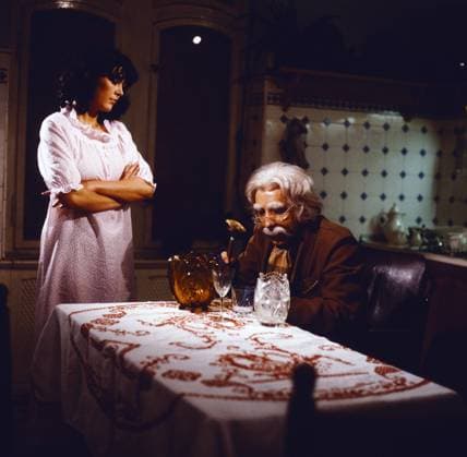 Onkel & Co Onkel & Co, TV Serie, ZDF, 1981, 2. Teil, Szene: Anja Kruse, Dieter Hallervorden, Copyright: Kindermann Nur redaktionelle Nutzung. Editorial use only. KIN_7401009133 EDITORIAL USE ONLY