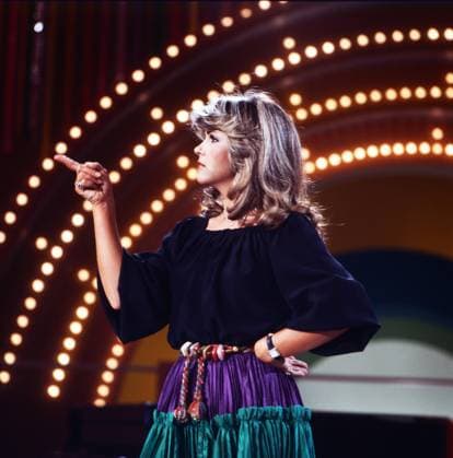 Lena Valaitis Schlagersängerin Lena Valaitis bei einem TV Auftritt, circa 1977., Deutschland Copyright: ArthurxGrimm AGR_82008523 EDITORIAL USE ONLY