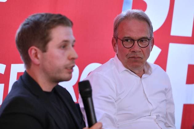 Altenburg, Thüringen, Deutschland, 06.08.2024: Auftakt von SPD-Veranstaltungsreihe Wir müssen reden : SPD-Generalsekretär Kevin Kühnert und Georg Maier, Innenminister von Thüringen und SPD-Landeschef *** Altenburg, Thuringia, Germany, 06 08 2024 Kick-off of SPD event series We need to talk SPD General Secretary Kevin Kühnert and Georg Maier, Minister of the Interior of Thuringia and SPD state leader Copyright: xdtsxNachrichtenagenturx dts_44282