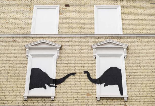 Bilder des Jahres 2024, Entertainment 08 August Entertainment Themen der Woche KW32 Entertainment Bilder des Tages A new artwork, confirmed to be by Banksy, has appeared on a wall in Chelsea. The mural, depicting a pair of elephants, is the second to appear in London in two days. Where: London, United Kingdom When: 07 Aug 2024 Credit: Cover Images EDITORIAL USE ONLY. NOT FOR USE BY NEWSPAPERS BASED IN THE UK. Copyright: xx coverimg54012895