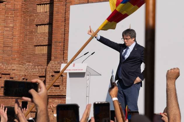 News Themen der Woche KW32 Catalan Separatist Puigdemont Returns To Barcelona The former president of the Generalitat de Catalunya Carles Puigdemont arrives at a welcome rally organized by pro-independence organizations at Passeig Lluís Companys, on August 8, 2024, in Barcelona, Catalonia, Spain. Said rally has been called by pro-independence entities, with the attendance of Junts, ERC, CUP, ANC, Òmnium Cultural, CDR and Associació de Municipis per la Independència (AMI). Puigdemont plans to attend this welcoming act to then participate in the plenary session of investiture of the leader of the PSC, almost seven years after settling in Belgium due to the judicial consequences of the procés , and with an arrest warrant. Photo by David Zorrakino Europa Press ABACAPRES  Copyright: xEuropaxPress ABACAx
