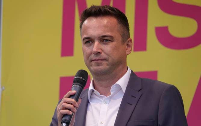 Wahlkampf FDP 08.08.2024, Chemnitz, Theaterplatz Bundesvorsitzender der FDP und Bundesfinanzminister, Christian Lindner, spricht auf der Wahlkampfkundgebung der FDP Sachsen zur Landtagswahl. Es sollen die Visionen für ein zukunftsorientiertes Sachsen präsentiert werden. Bundesvorsitzender der FDP und Bundesfinanzminister, Christian Lindner, spricht zu den Kundgebungsteilnehmern. Foto: Robert Malorny FDP Spitzenkandidat Landtagswahl in Sachsen Chemnitz Sachsen BRD *** Election campaign FDP 08 08 2024, Chemnitz, Theaterplatz Federal Chairman of the FDP and Federal Minister of Finance, Christian Lindner, speaks at the election rally of the FDP Saxony for the state election The visions for a future-oriented Saxony are to be presented Fed
