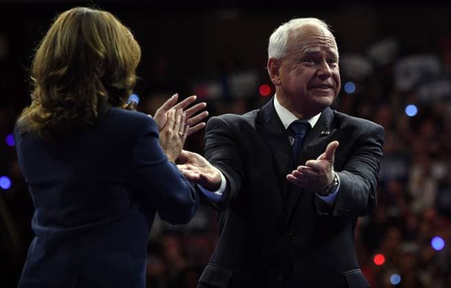 News Themen der Woche KW32 August 6, 2024, Philadelphia, Pa, USA: Presidential nominee introduces her vice presidential running mate at a rally in Philadelphia PA on August 6, 2024. Philadelphia USA - ZUMAg208 20240806_aap_g208_080 Copyright: xCarolxGuzyx
