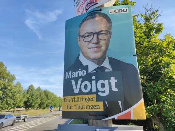 Altenburg, Thüringen, Deutschland, 06.08.2024: Wahlplakate zur Landtagswahl: CDU-Wahlplakat mit Mario Voigt zur Landtagswahl in Thüringen *** Altenburg, Thuringia, Germany, 06 08 2024 Election posters for the state election CDU election poster with Mario Voigt for the state election in Thuringia Copyright: xdtsxNachrichtenagenturx dts_44295
